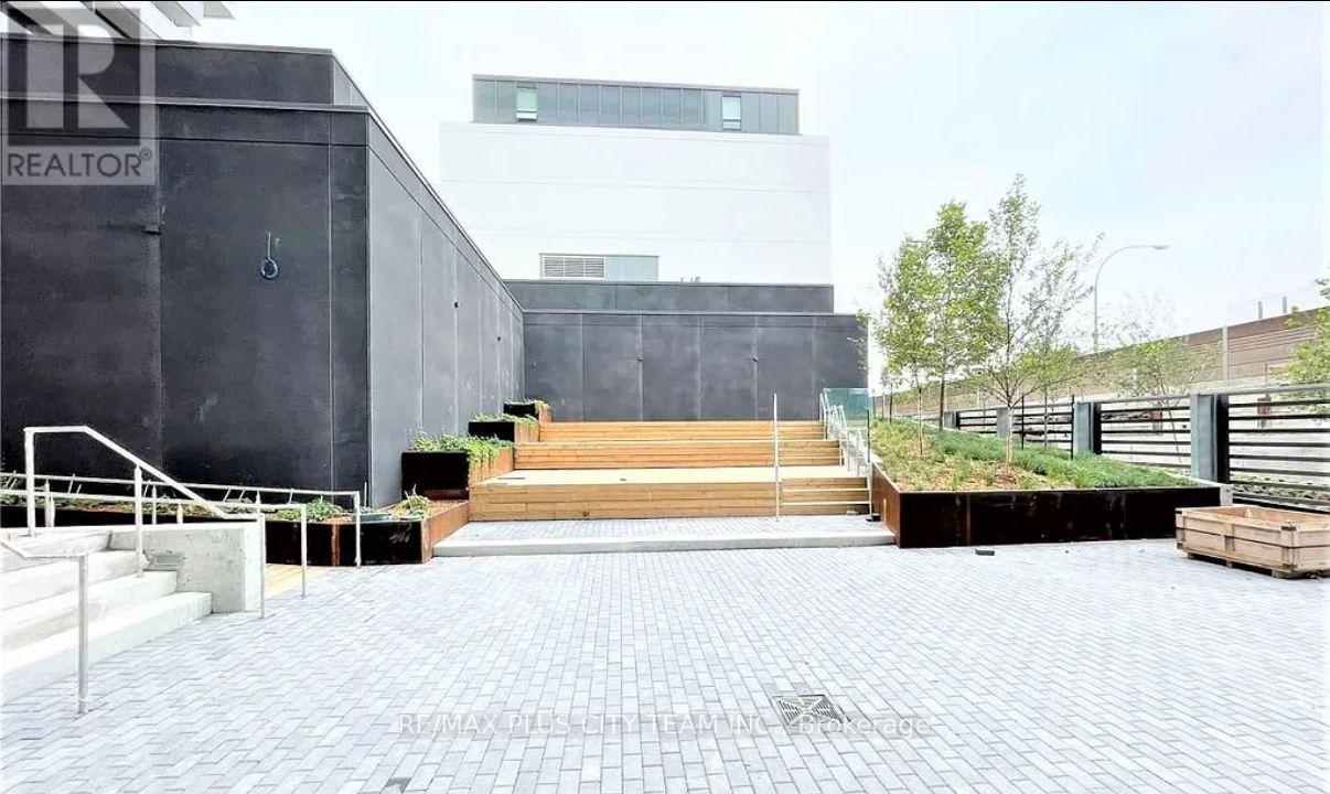 502 - 120 Varna Drive, Toronto (Englemount-Lawrence), Ontario  M6A 0B3 - Photo 15 - C12880662