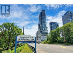 212 - 10 INN ON THE PARK DRIVE, Toronto, Ontario