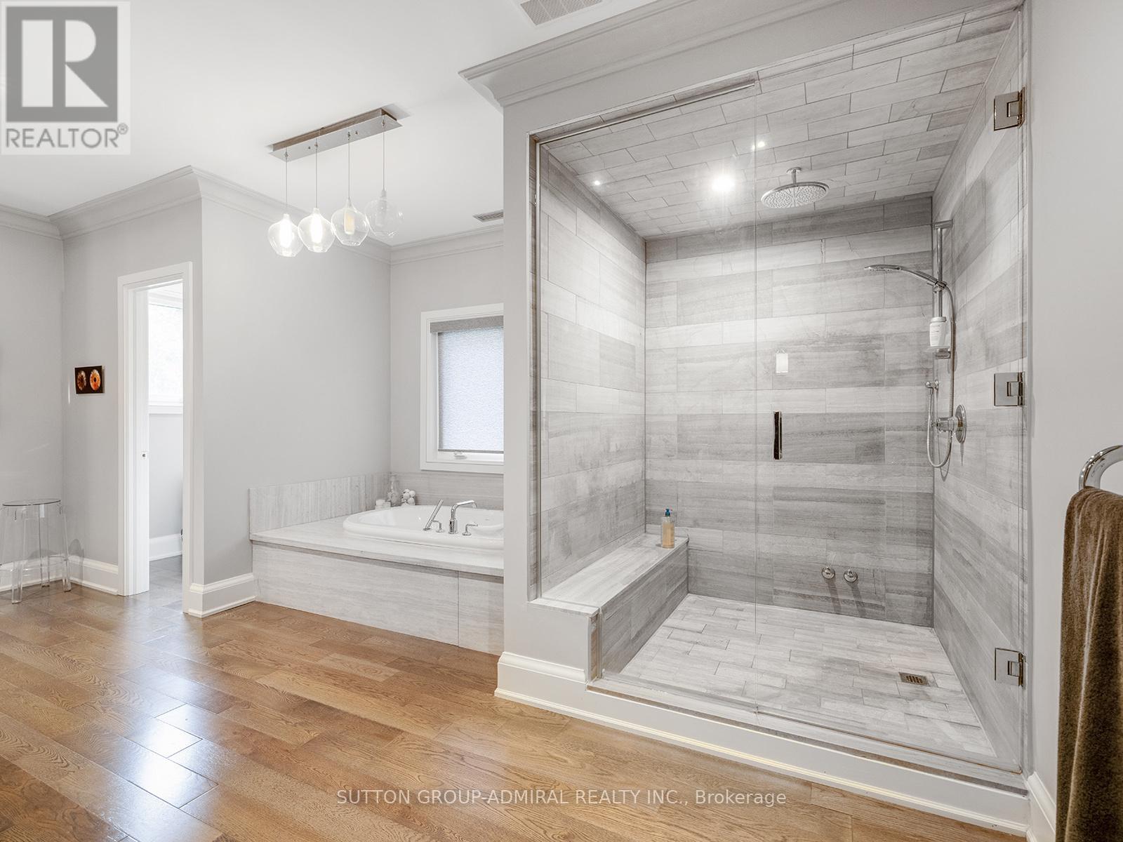 125 Sandringham Drive, Toronto, Ontario  M3H 1E2 - Photo 21 - C12893436