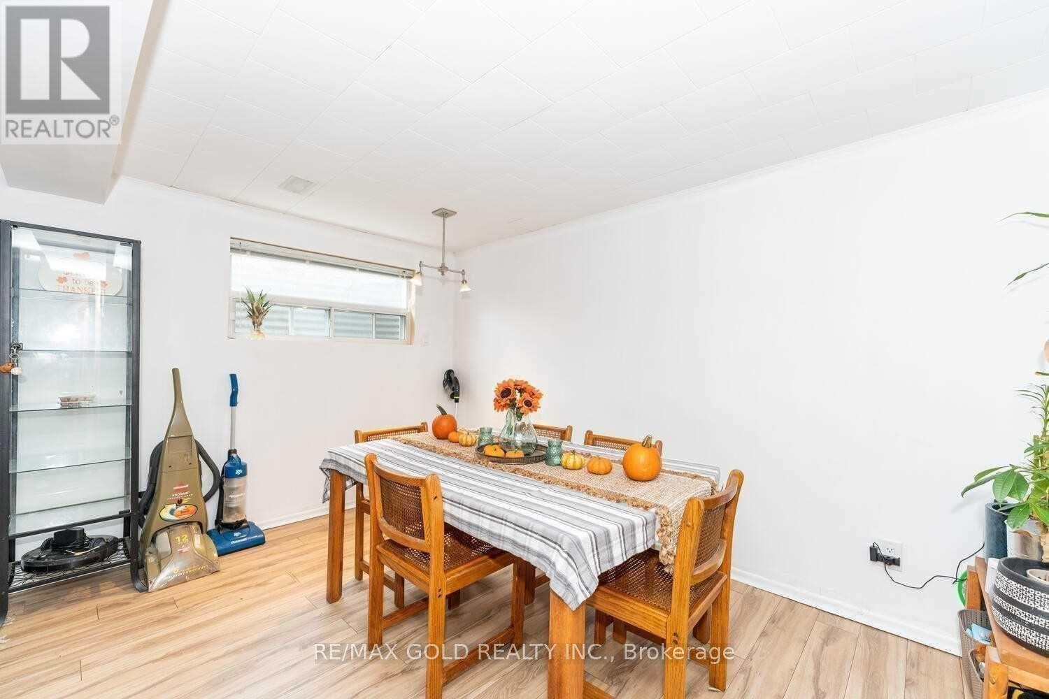 63 Newstead Crescent, Brampton, Ontario  L6V 2A8 - Photo 10 - W12844174