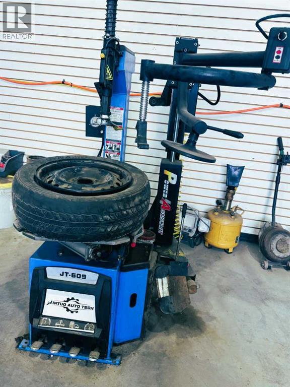 102 Joblin, Hinton, Alberta  T7V 1G7 - Photo 11 - A2217481