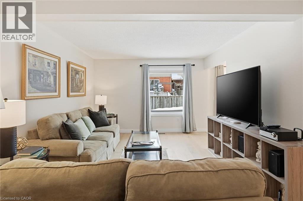 38 Grindstone Way, Waterdown, Ontario  L9H 7B7 - Photo 7 - 40810781