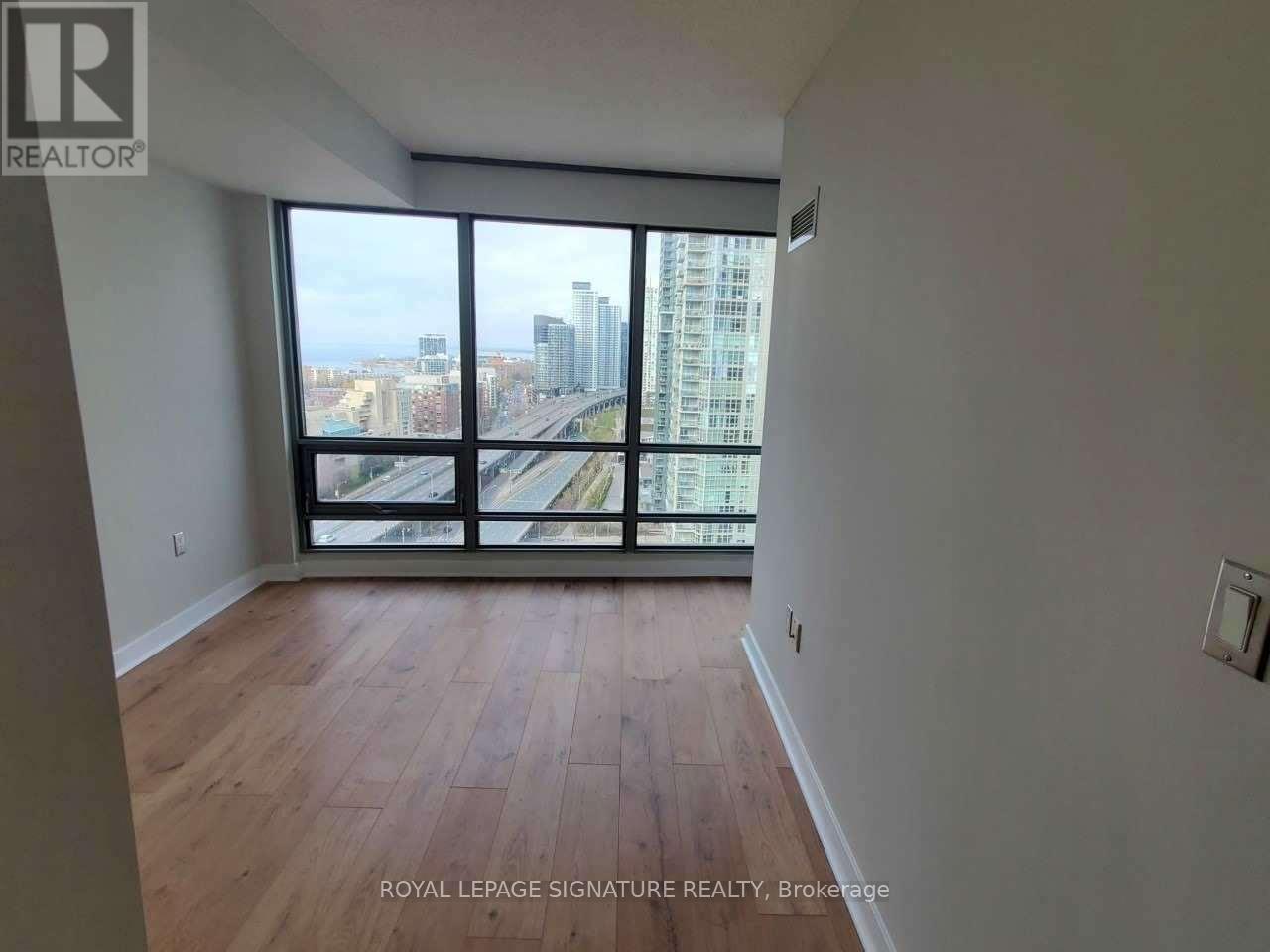 2206 - 5 Mariner Terrace, Toronto, Ontario  M5V 3V6 - Photo 9 - C12893538