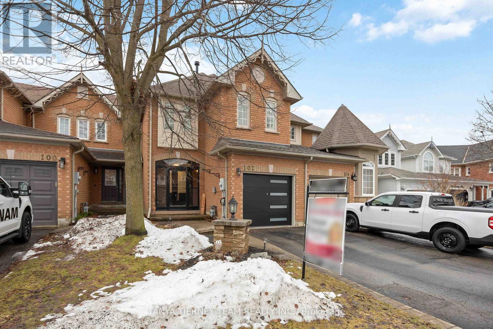 102 ZACHARY PLACE, Whitby, Ontario