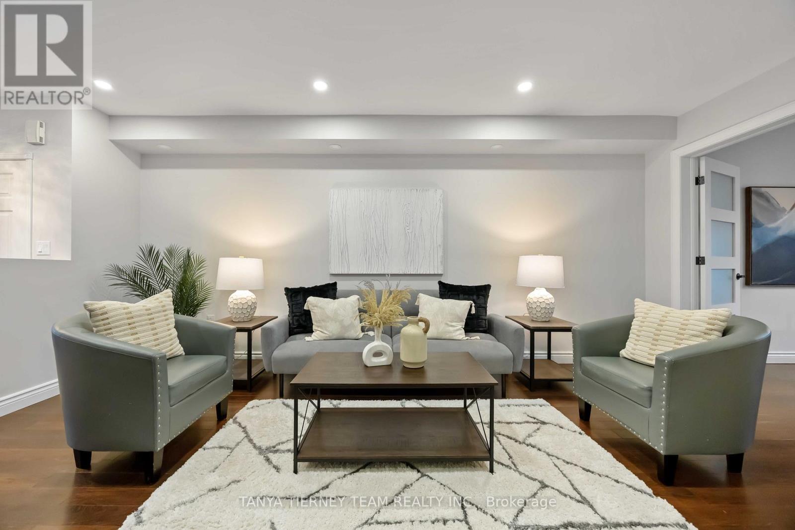 102 Zachary Place, Whitby, Ontario  L0B 1C0 - Photo 12 - E12893532