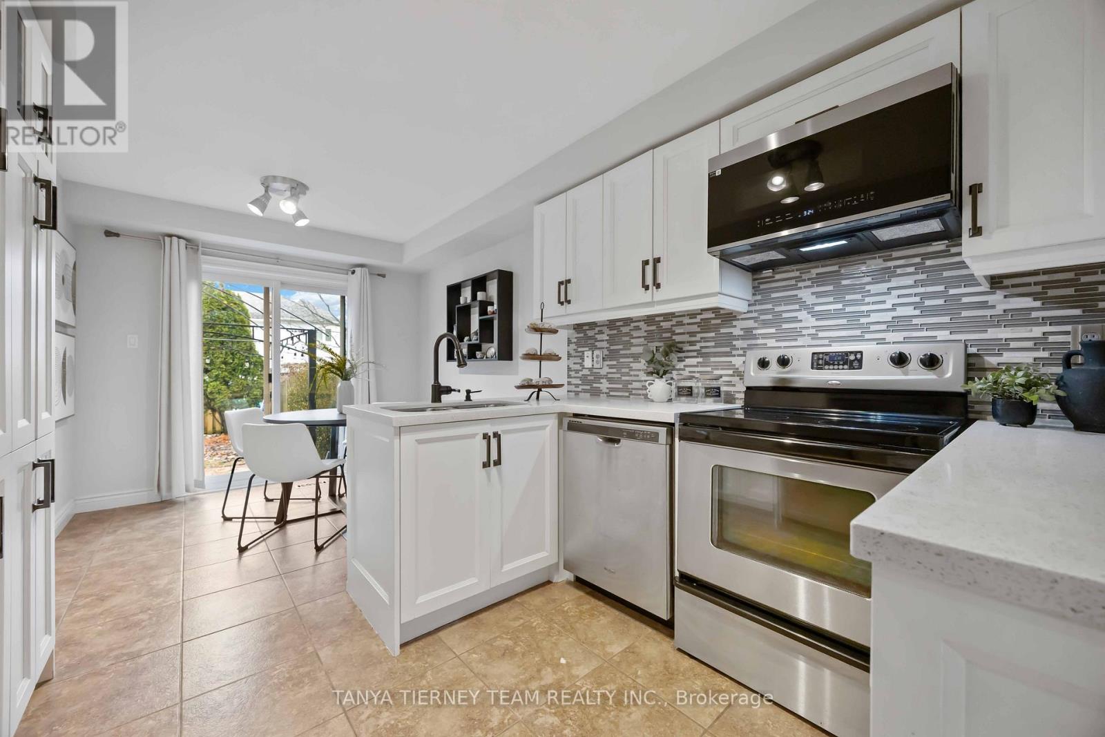 102 Zachary Place, Whitby, Ontario  L0B 1C0 - Photo 16 - E12893532