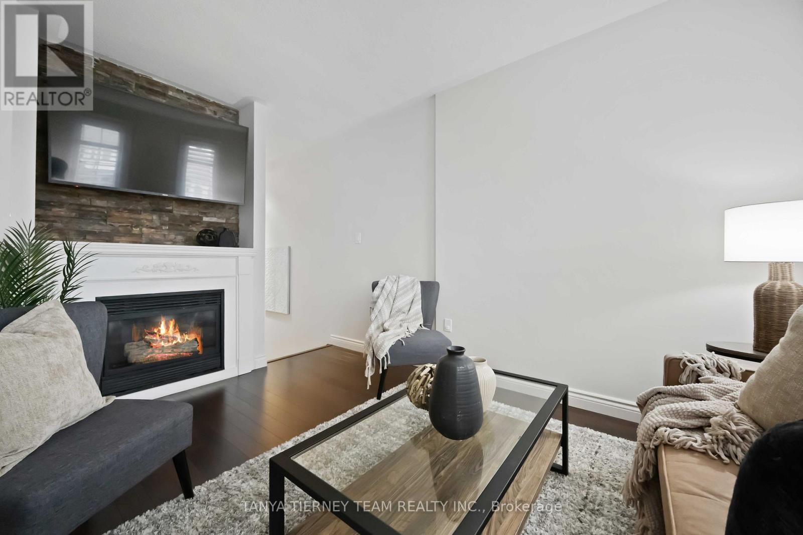 102 Zachary Place, Whitby, Ontario  L0B 1C0 - Photo 29 - E12893532