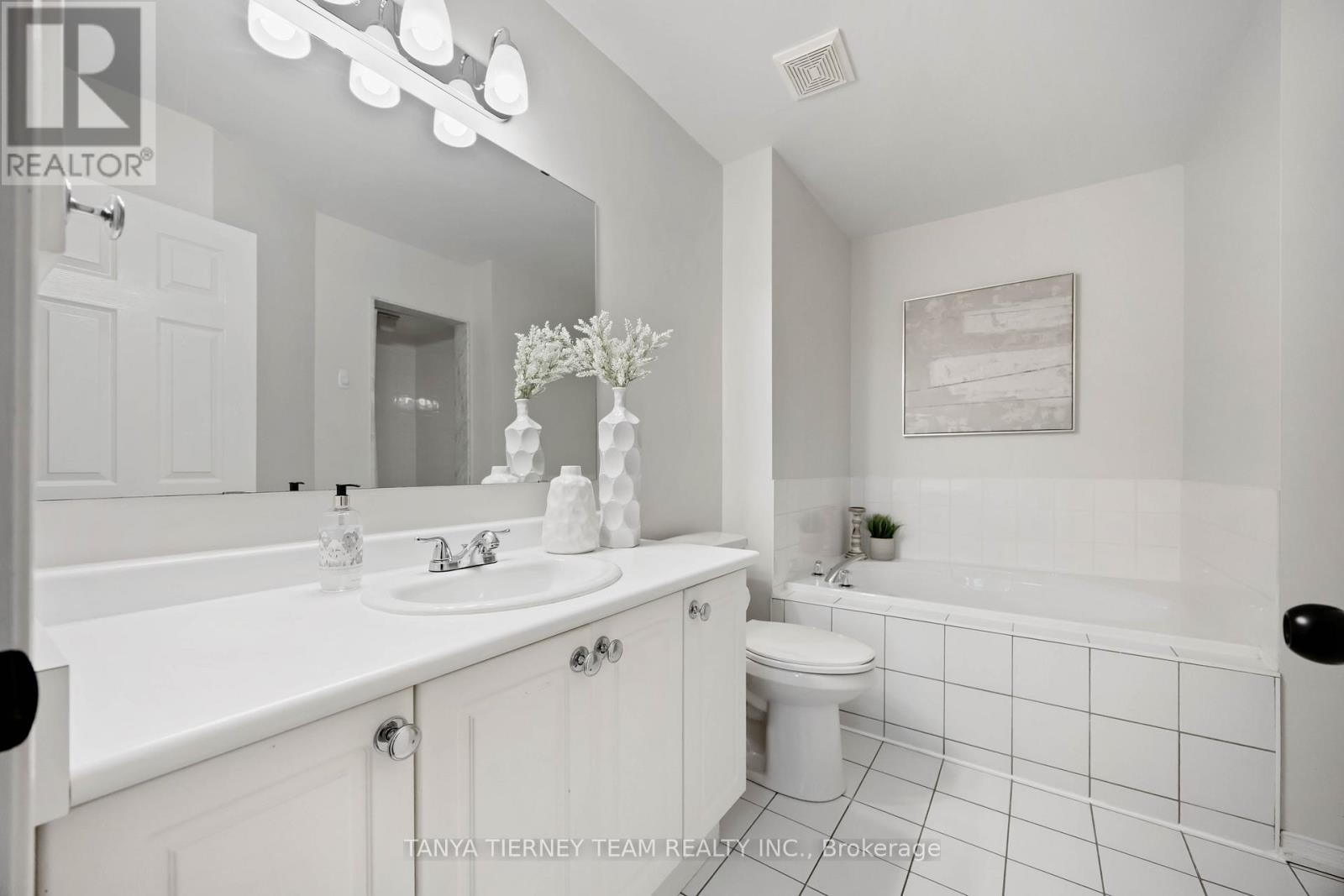 102 Zachary Place, Whitby, Ontario  L0B 1C0 - Photo 33 - E12893532