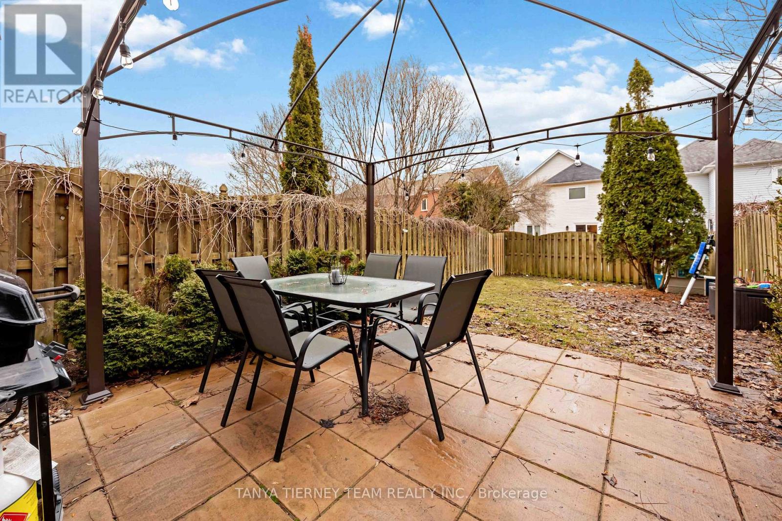 102 Zachary Place, Whitby, Ontario  L0B 1C0 - Photo 40 - E12893532