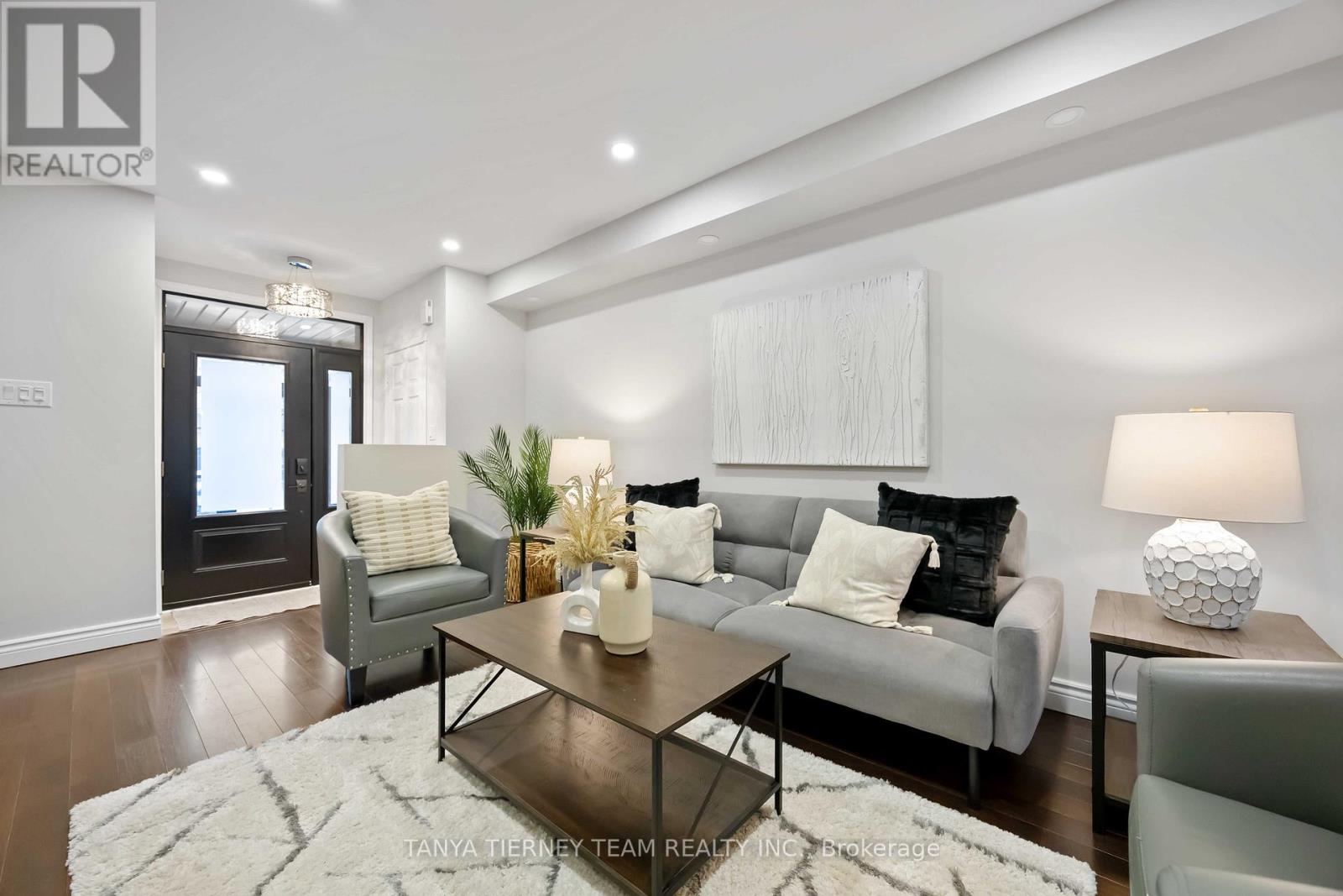 102 Zachary Place, Whitby, Ontario  L0B 1C0 - Photo 8 - E12893532