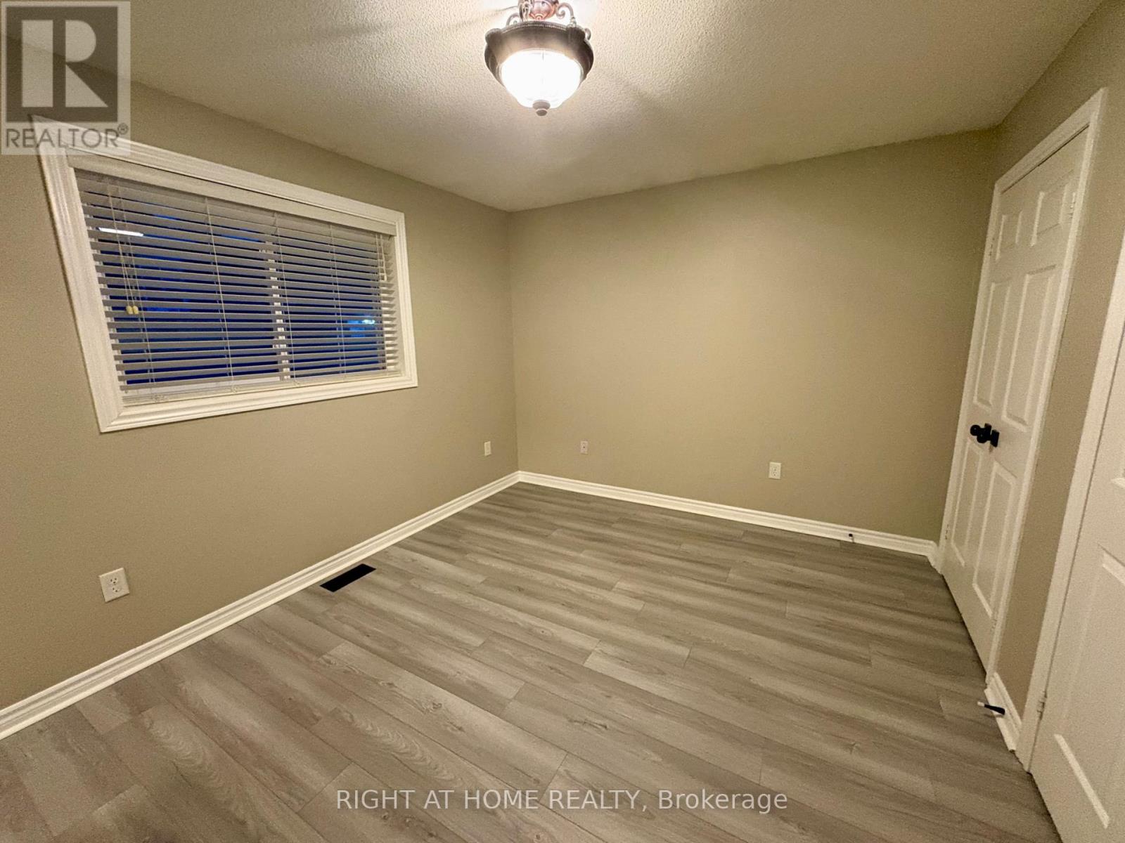 10 Stephanie Lane, Barrie (Painswick South), Ontario  L4N 0V1 - Photo 8 - S12893484