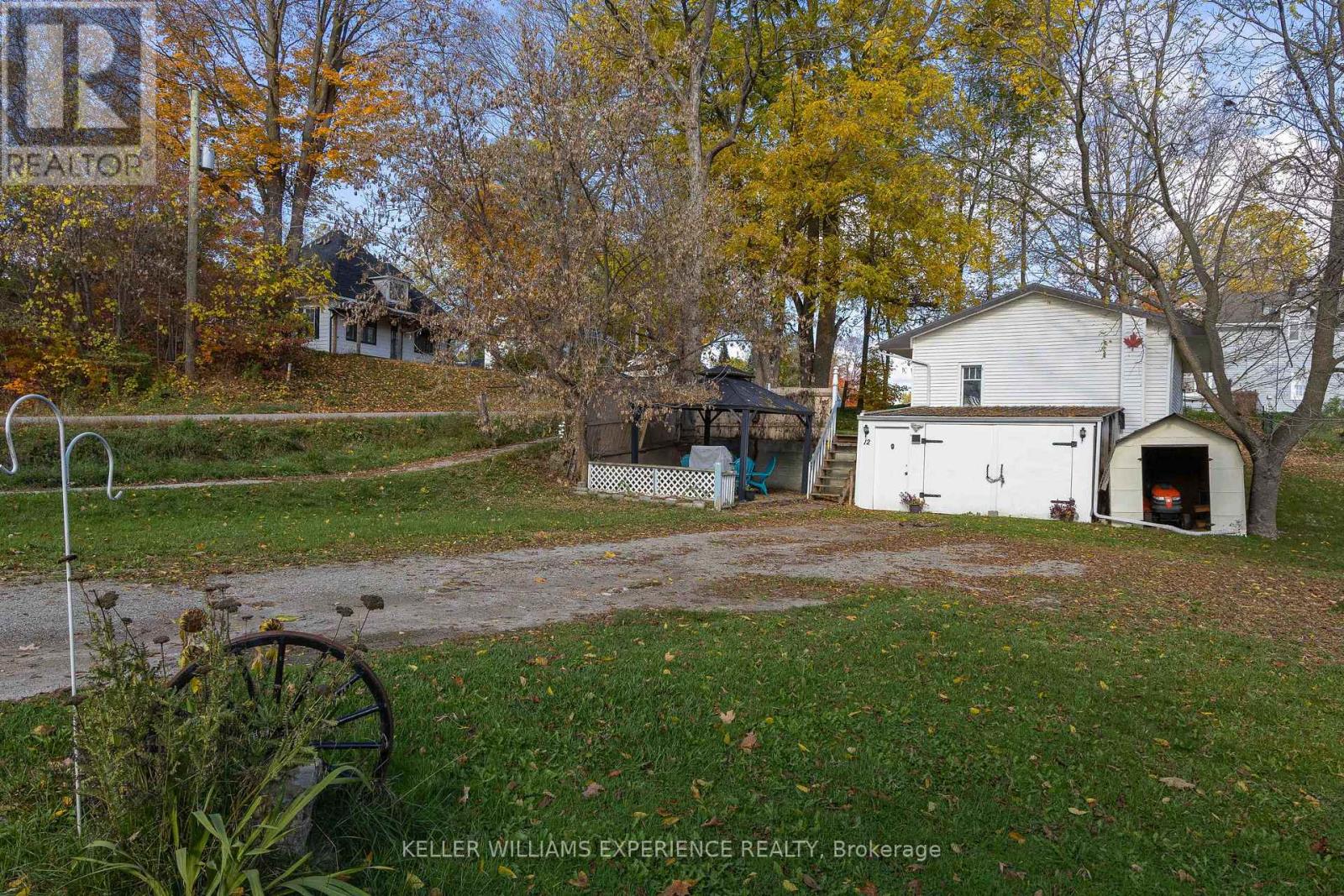 12 Elgin Street, Clearview, Ontario  L0M 1N0 - Photo 3 - S12893516
