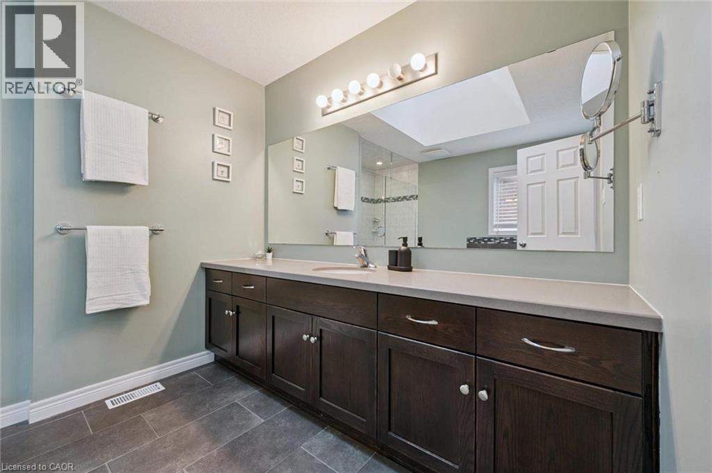 94 Cityview Drive N, Guelph, Ontario  N1E 6Y5 - Photo 11 - 40810462