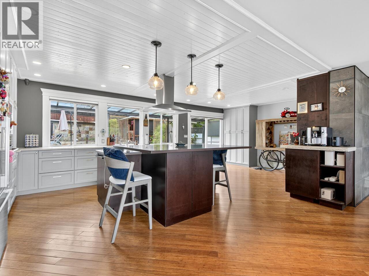 1052 Corona Crescent, Coquitlam, British Columbia  V3J 7J3 - Photo 7 - R3100766