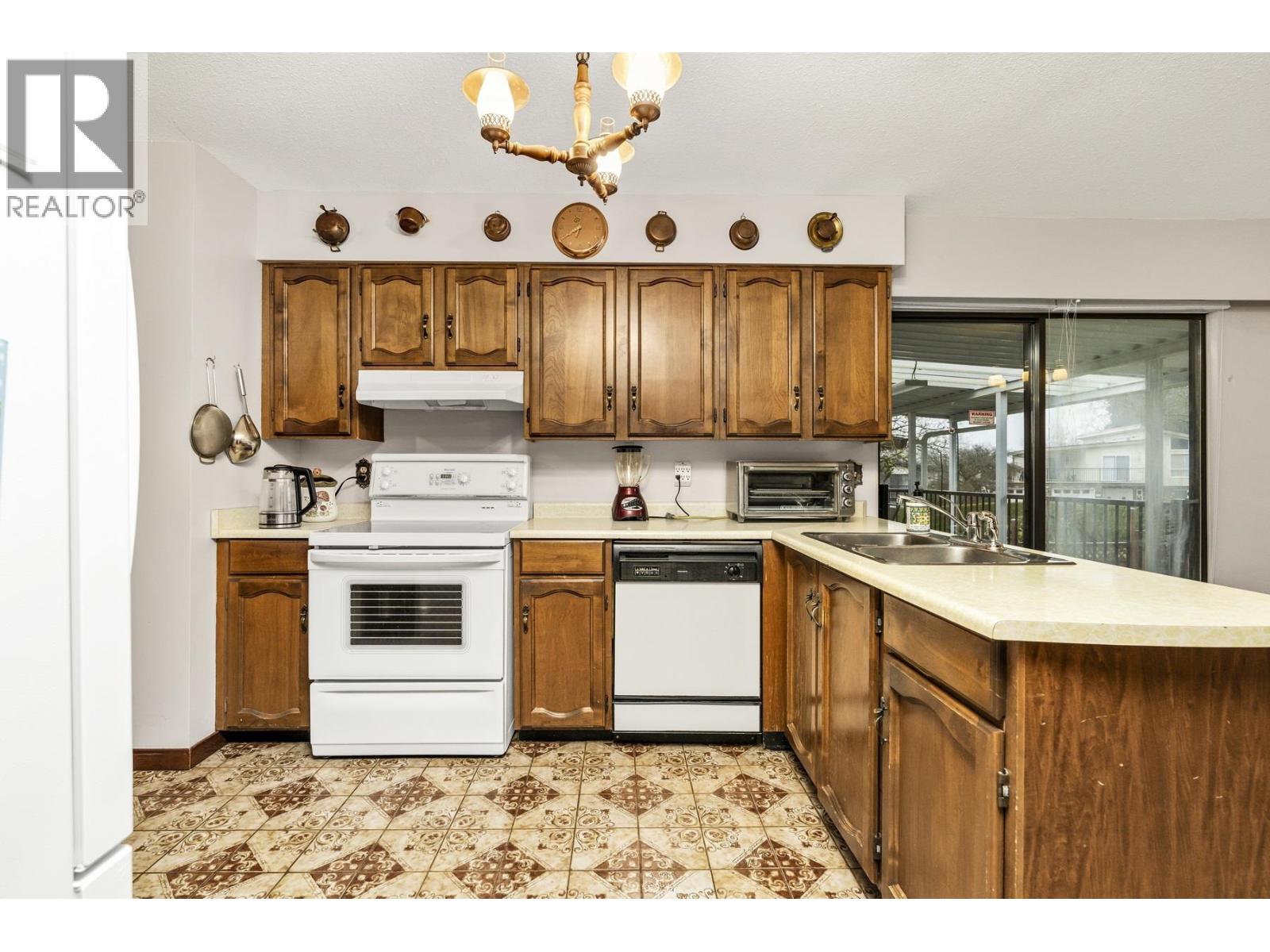 7615 Lawrence Drive, Burnaby, British Columbia  V5A 3M6 - Photo 15 - R3100725