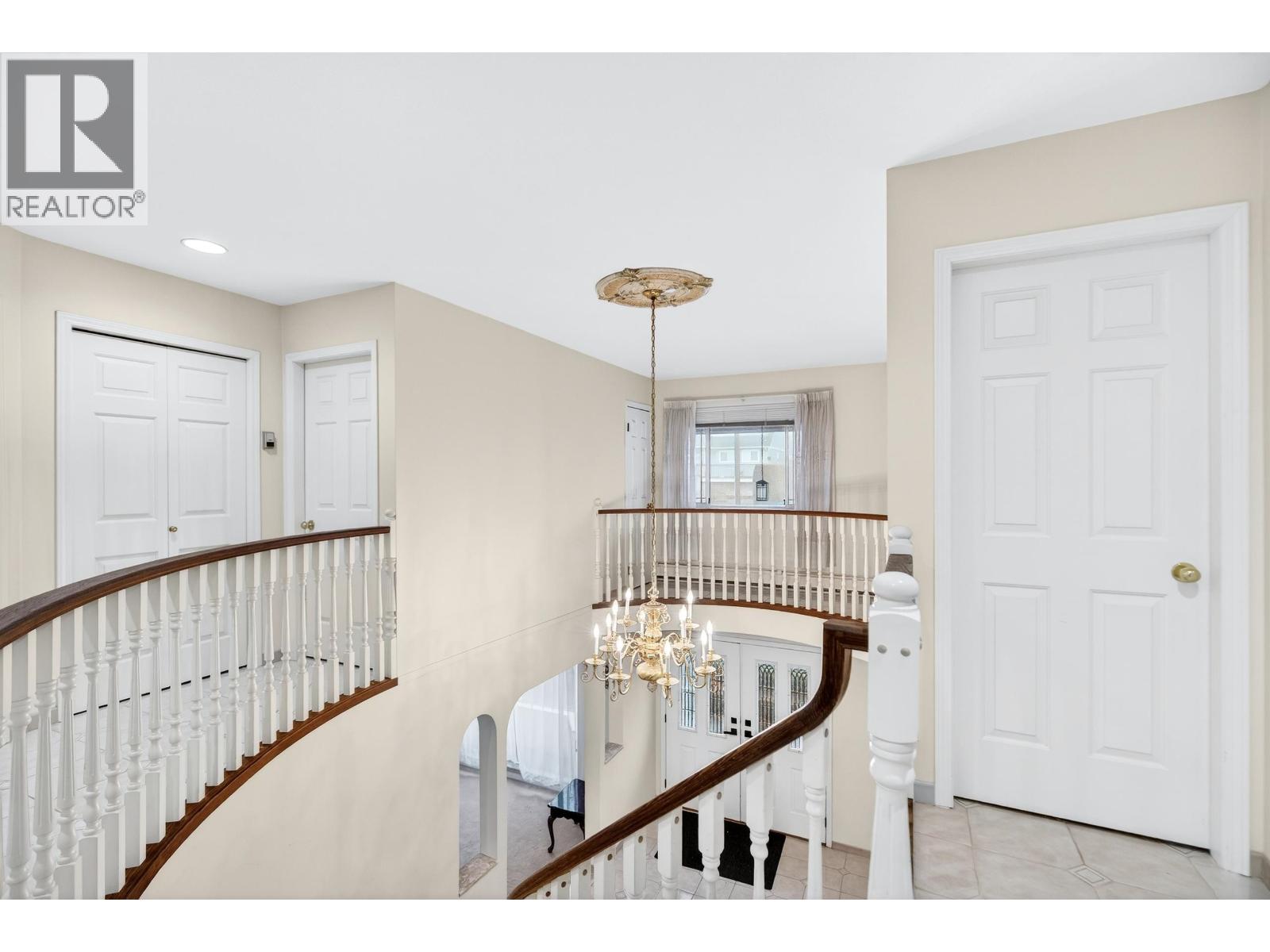 291 N Springer Avenue, Burnaby, British Columbia  V5B 1H5 - Photo 12 - R3085034