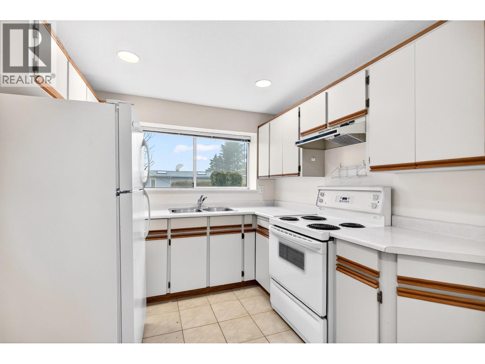 291 N Springer Avenue, Burnaby, British Columbia  V5B 1H5 - Photo 35 - R3085034