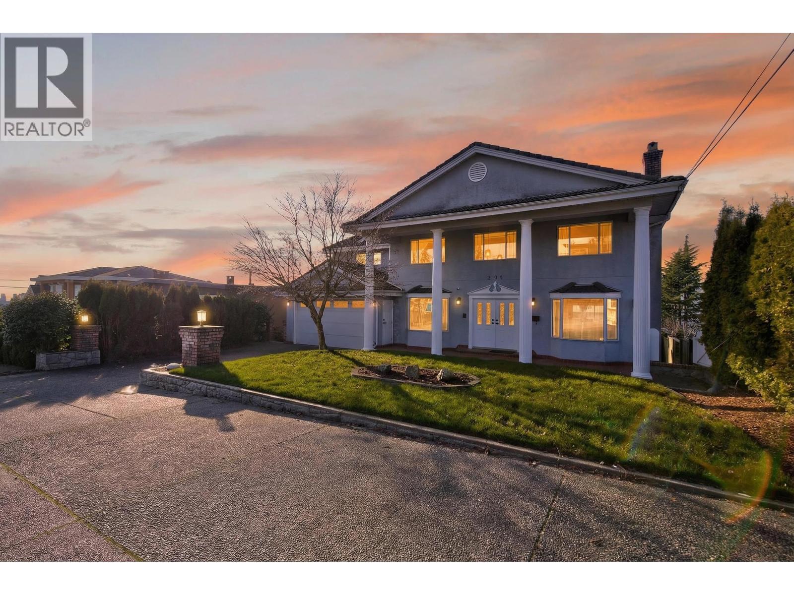 291 N Springer Avenue, Burnaby, British Columbia  V5B 1H5 - Photo 2 - R3085034