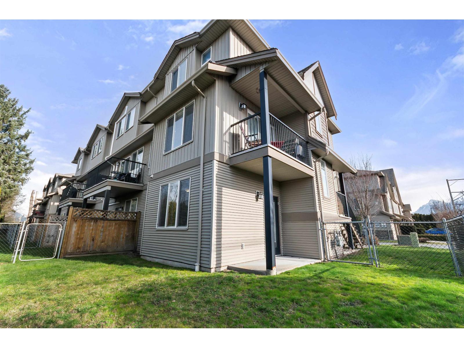 1 46321 Cessna Drive, Chilliwack Proper South, Chilliwack, British Columbia  V2P 1A7 - Photo 3 - R3092577