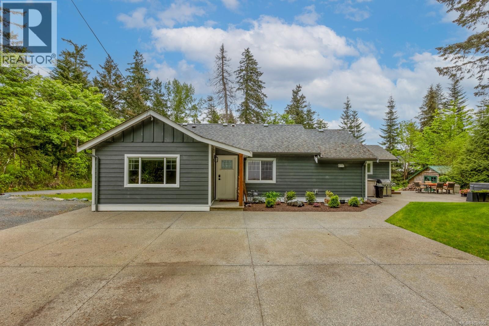 3671 Thomson Rd, Courtenay, British Columbia