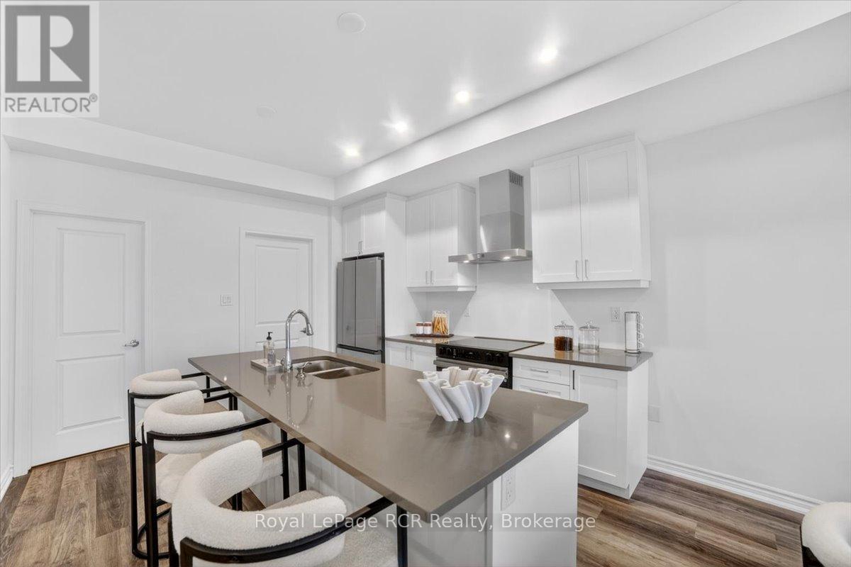 154 Elgin Street, Orillia, Ontario  L3V 8P7 - Photo 5 - S12893618