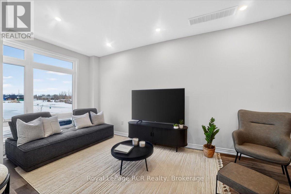 154 Elgin Street, Orillia, Ontario  L3V 8P7 - Photo 9 - S12893618