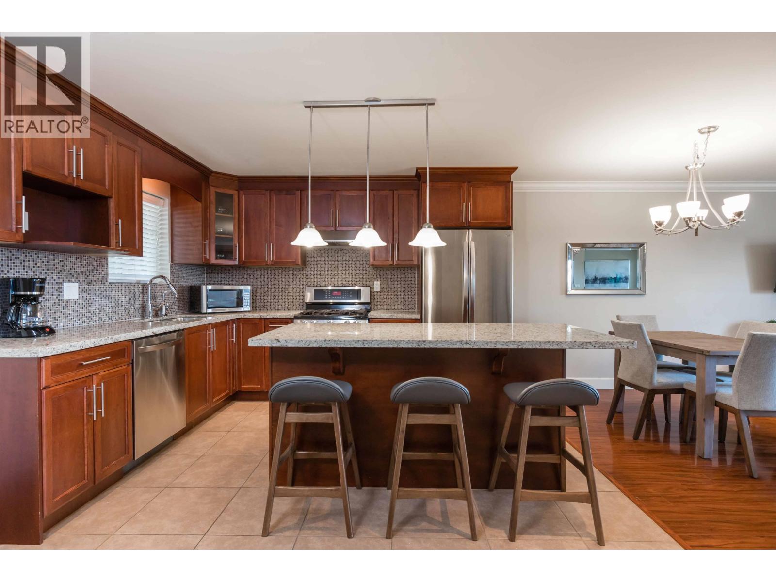 3 388 Ellesmere Avenue, Burnaby, British Columbia  V5B 3S9 - Photo 3 - R3087395