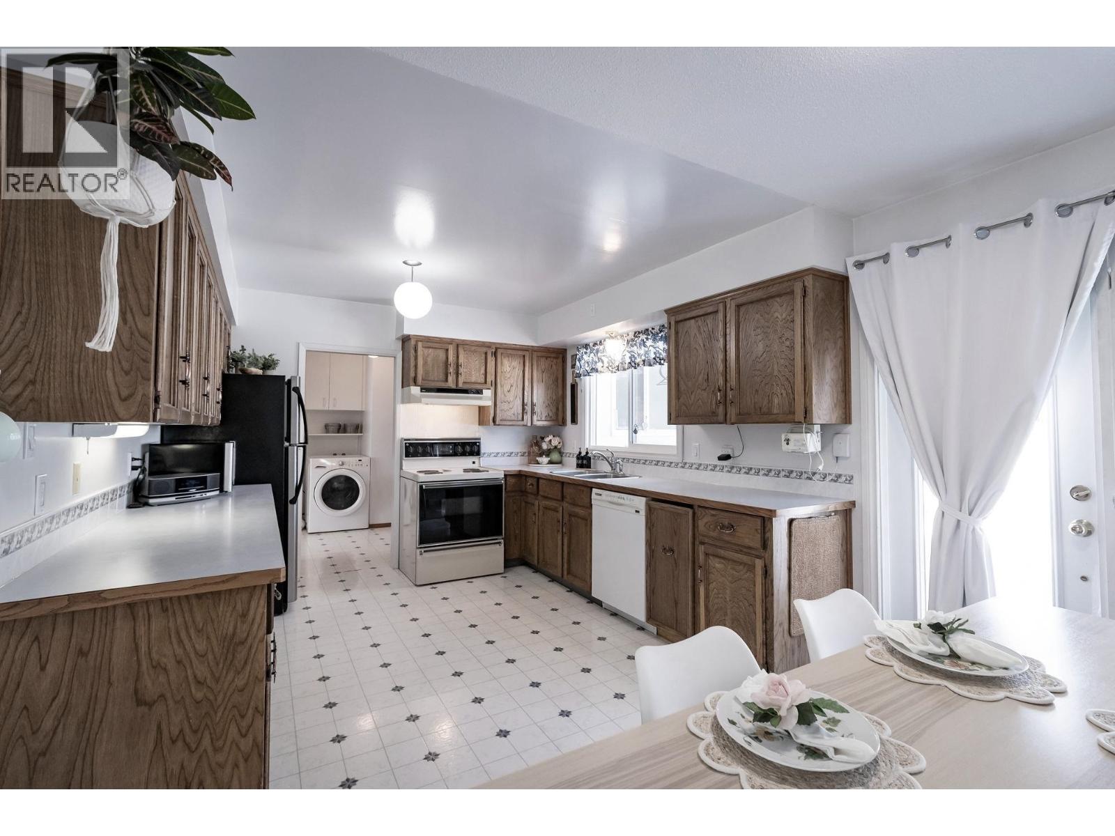 11323 94 Street, Fort St. John, British Columbia  V1J 3M1 - Photo 3 - R3100341