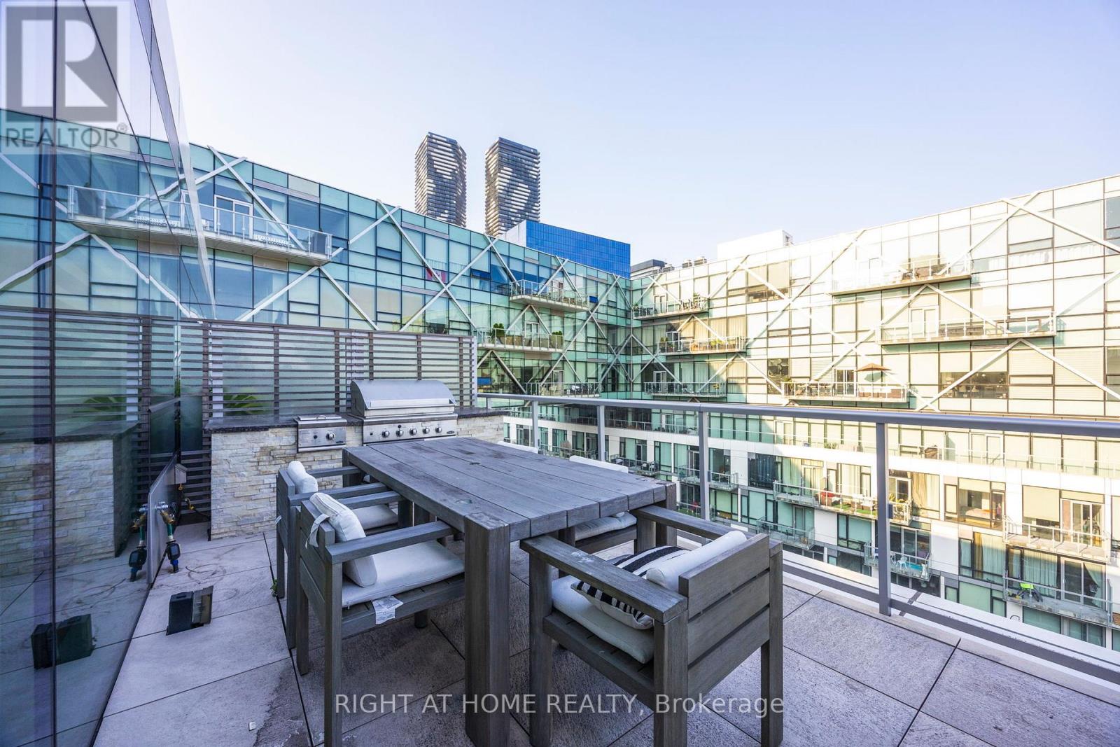 1202 - 39 Queens Quay E, Toronto (Waterfront Communities), Ontario  M5E 0A5 - Photo 18 - C12893588