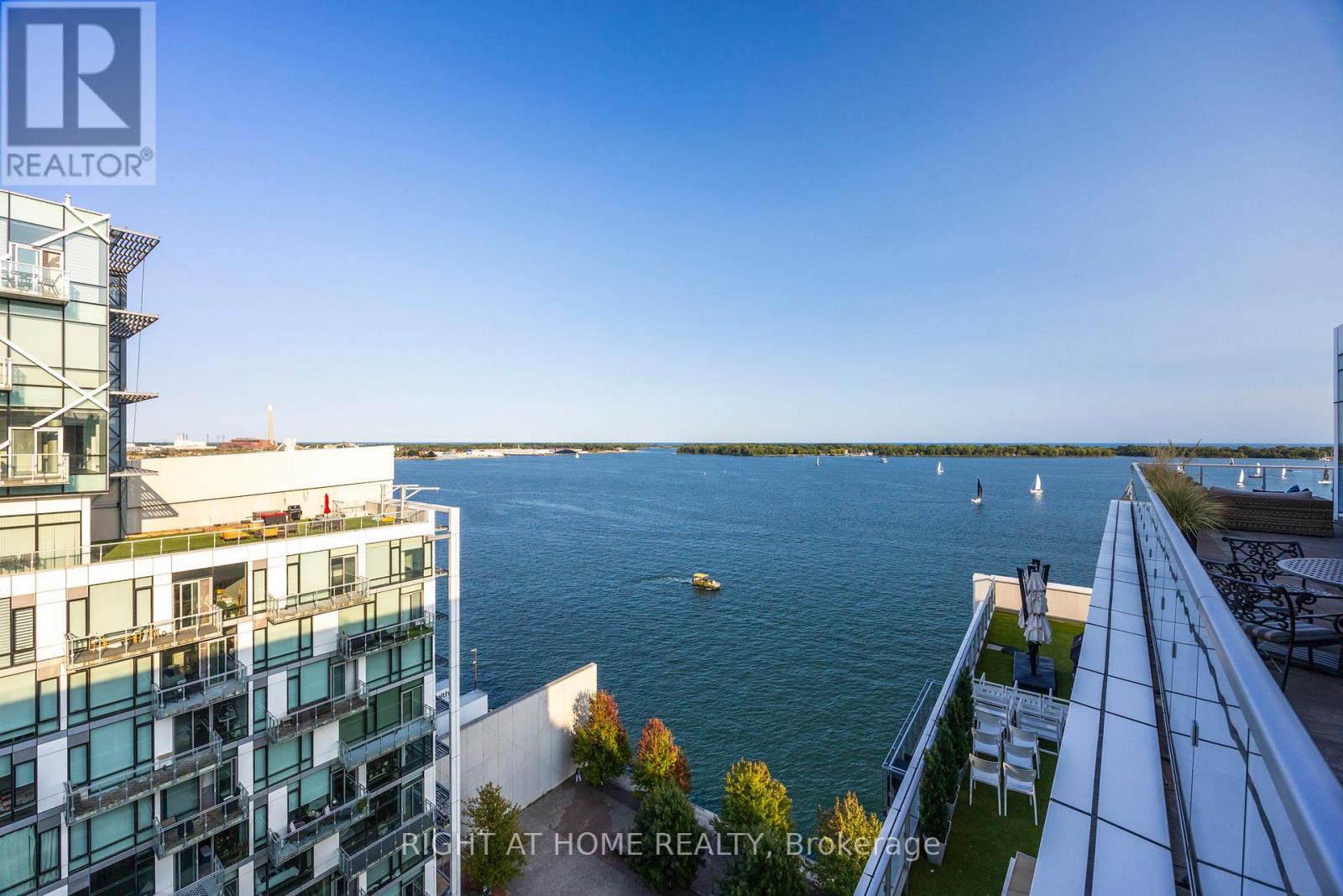 1202 - 39 Queens Quay E, Toronto (Waterfront Communities), Ontario  M5E 0A5 - Photo 19 - C12893588