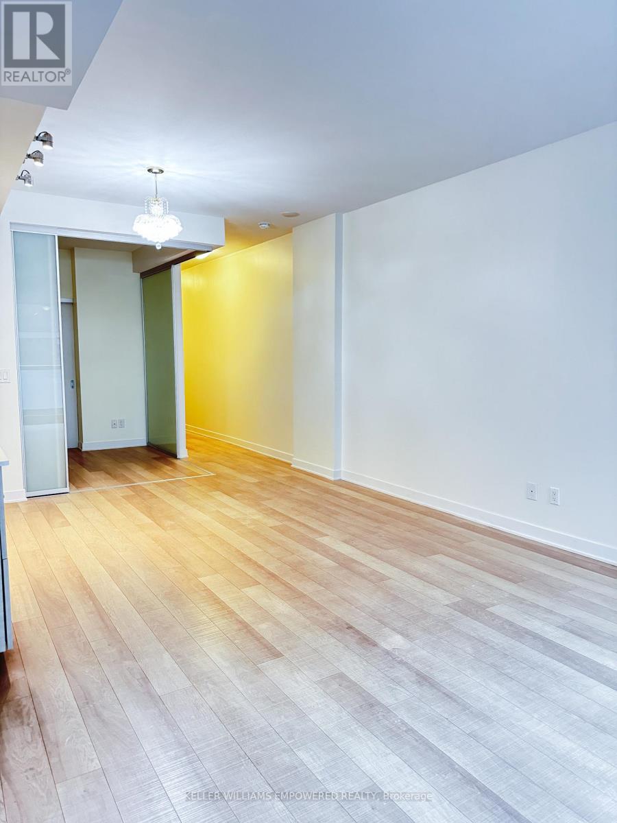 406 - 210 Simcoe Street, Toronto (Kensington-Chinatown), Ontario  M5T 0A9 - Photo 8 - C12893628