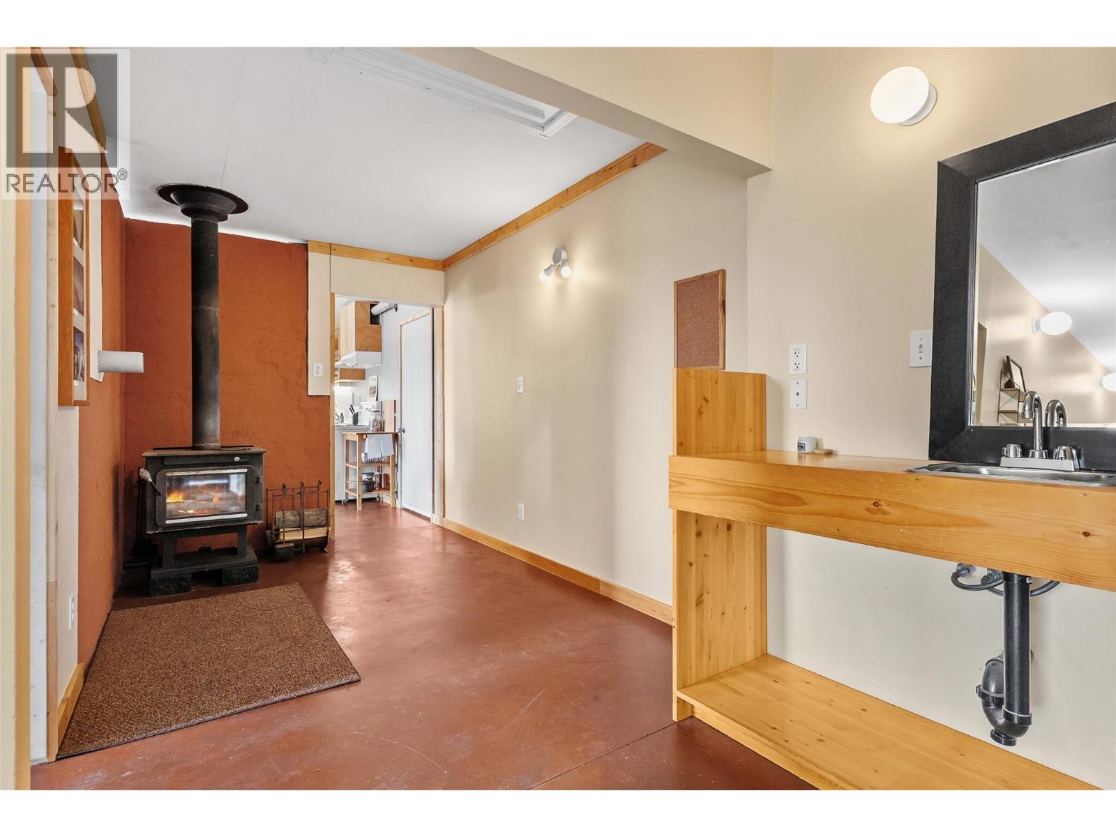 4751 40th Street, Canyon, British Columbia  V0B 1C1 - Photo 7 - 10379198