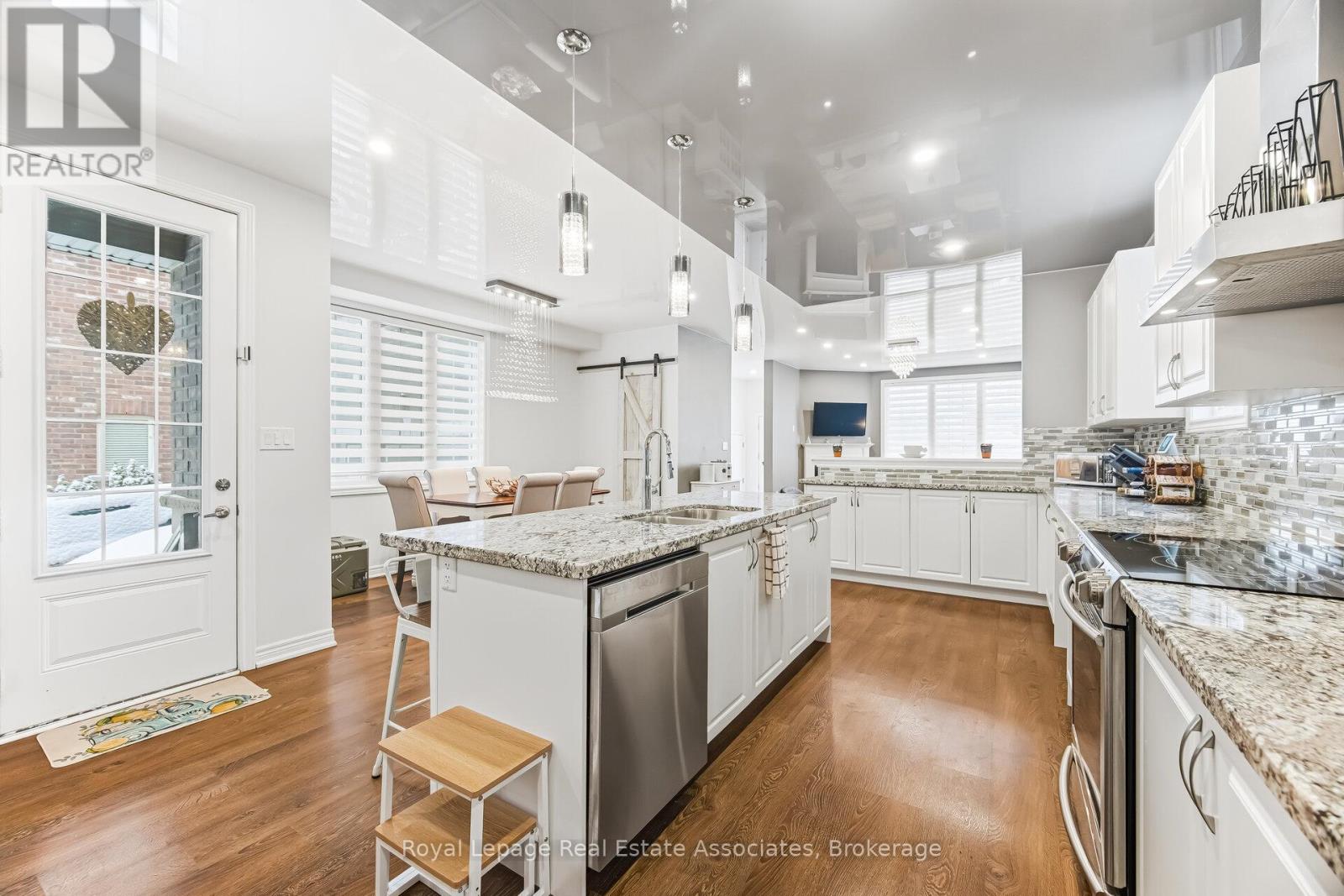 24 Burke Street, New Tecumseth (Alliston), Ontario  L9R 0N6 - Photo 14 - N12893546