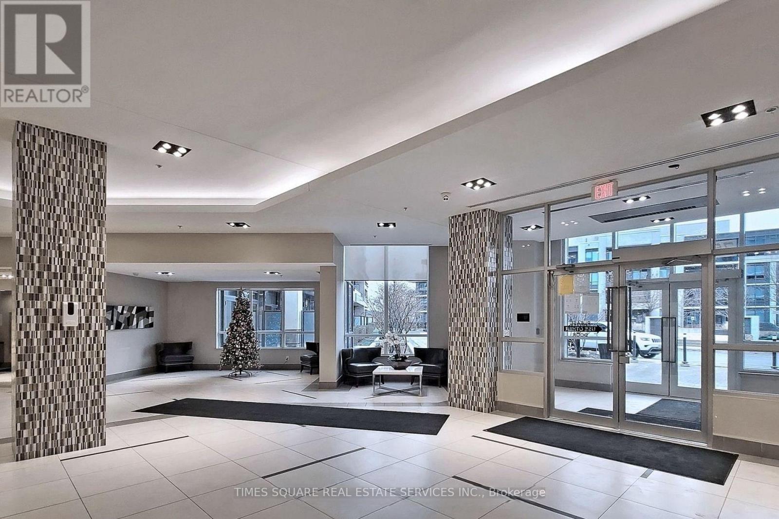 710 - 75 North Park Road, Vaughan (Beverley Glen), Ontario  L4J 0H8 - Photo 2 - N12893610