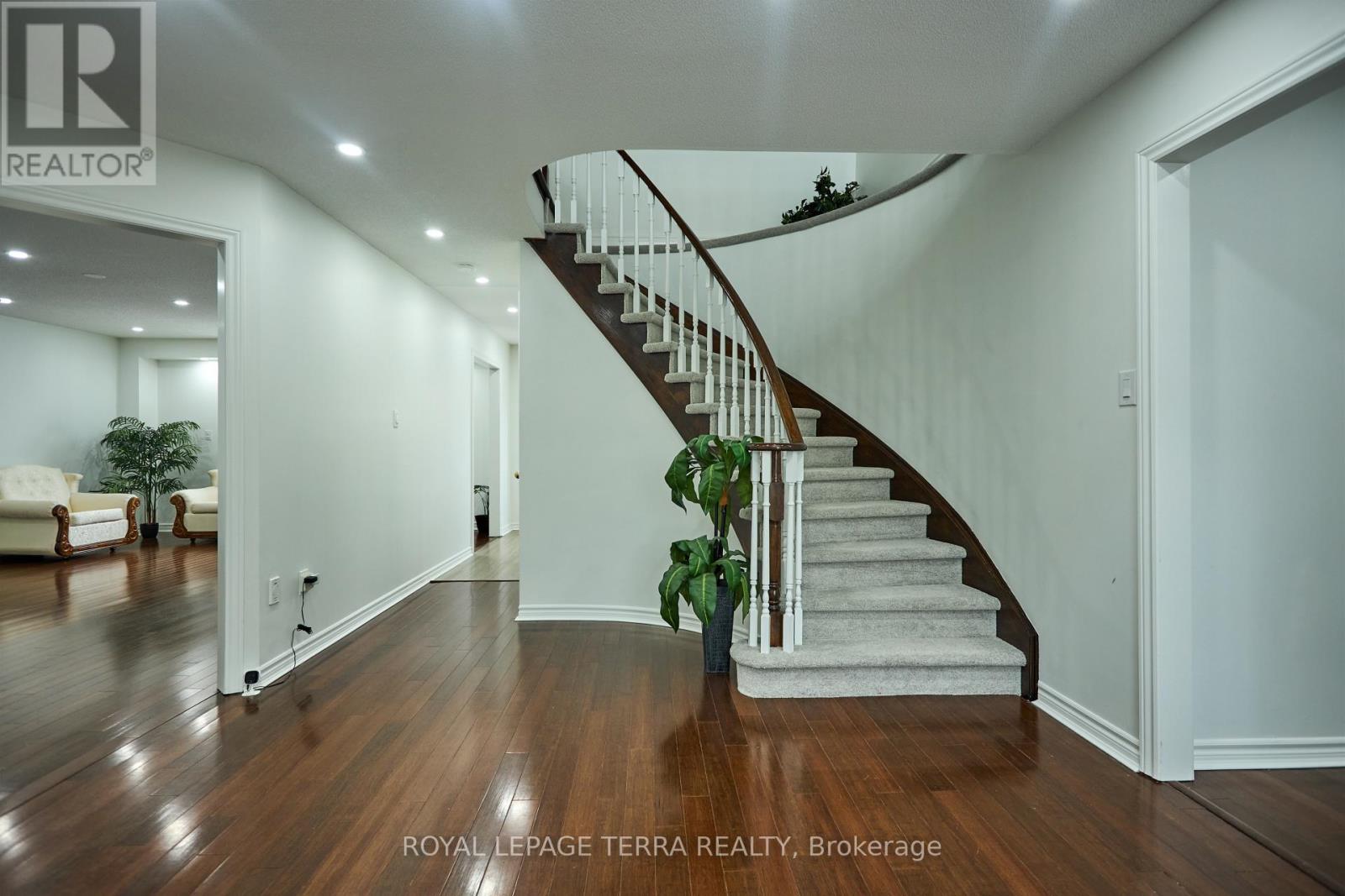 59 Russell Hill Drive, Barrie (Painswick South), Ontario  L4N 0C1 - Photo 2 - S12893592