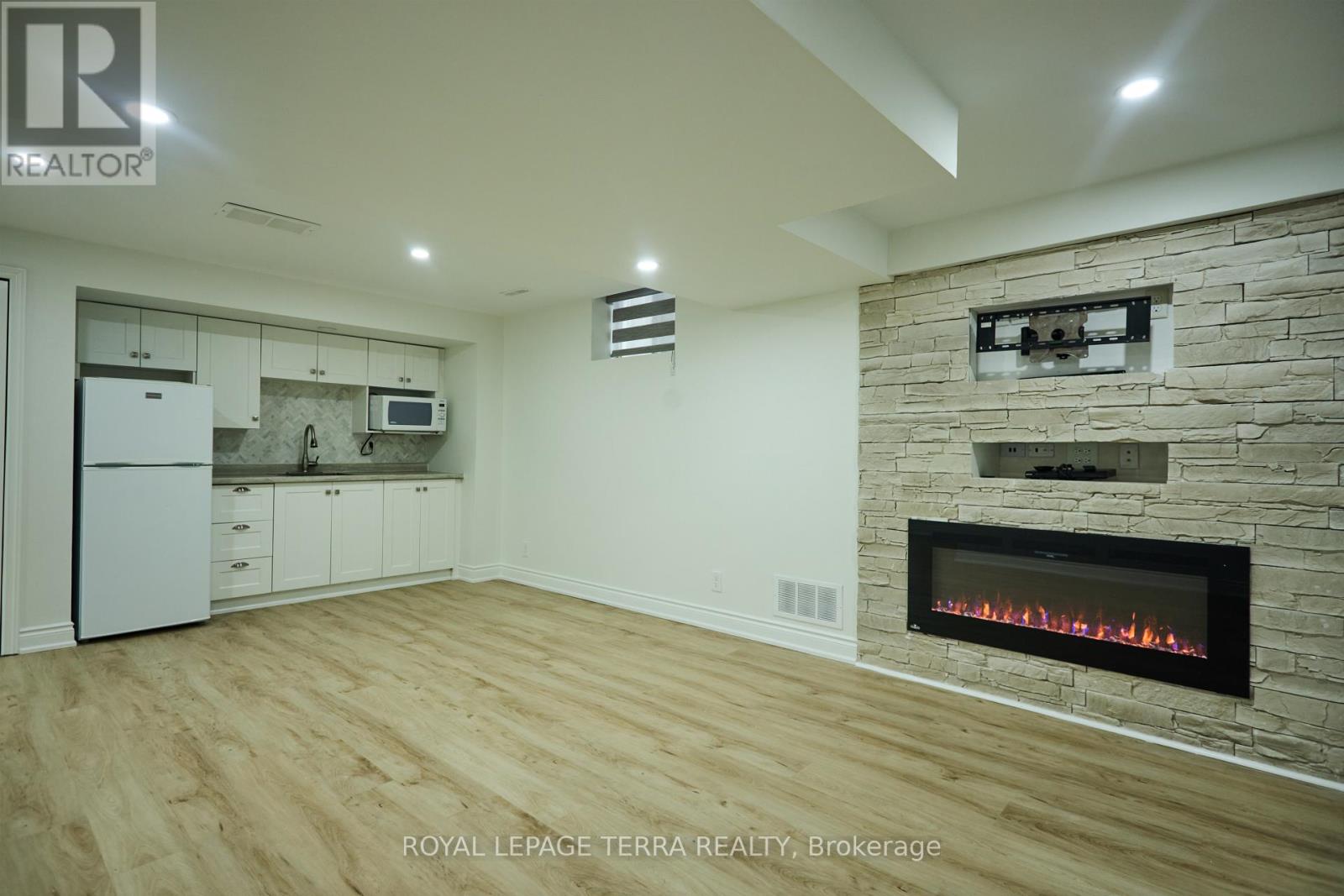 59 Russell Hill Drive, Barrie (Painswick South), Ontario  L4N 0C1 - Photo 35 - S12893592