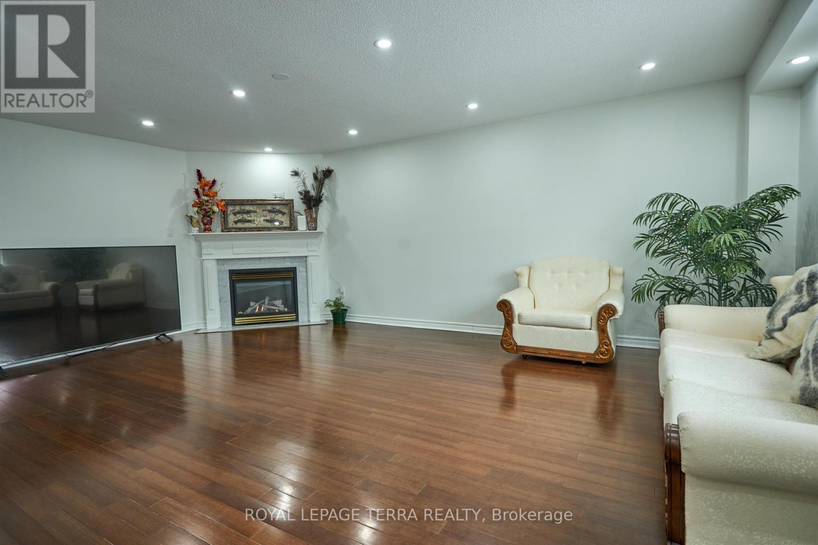 59 Russell Hill Drive, Barrie (Painswick South), Ontario  L4N 0C1 - Photo 6 - S12893592