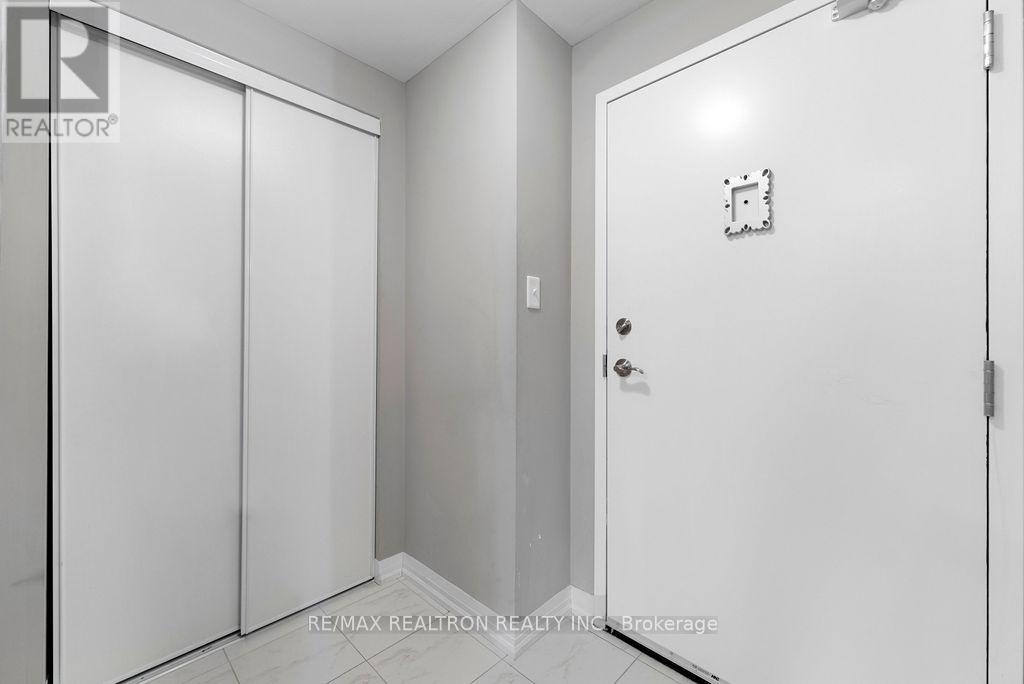 603 - 300 Essa Road, Barrie, Ontario  L4N 9Y4 - Photo 2 - S12893612