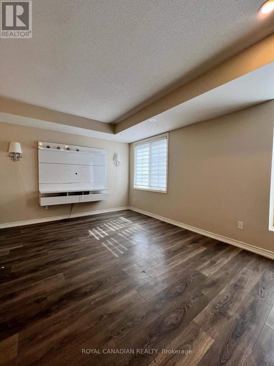 40-02 - 2420 Baronwood Drive, Oakville (Wm Westmount), Ontario  L6M 0X6 - Photo 5 - W12893550