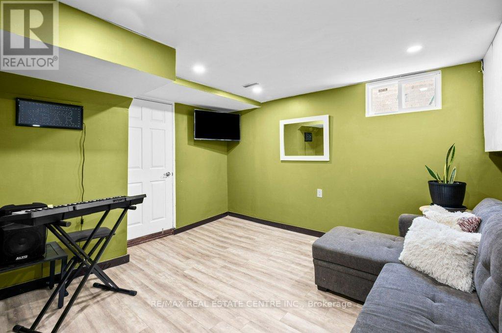 47 - 7255 Dooley Drive, Mississauga (Malton), Ontario  L4T 2S7 - Photo 28 - W12893620