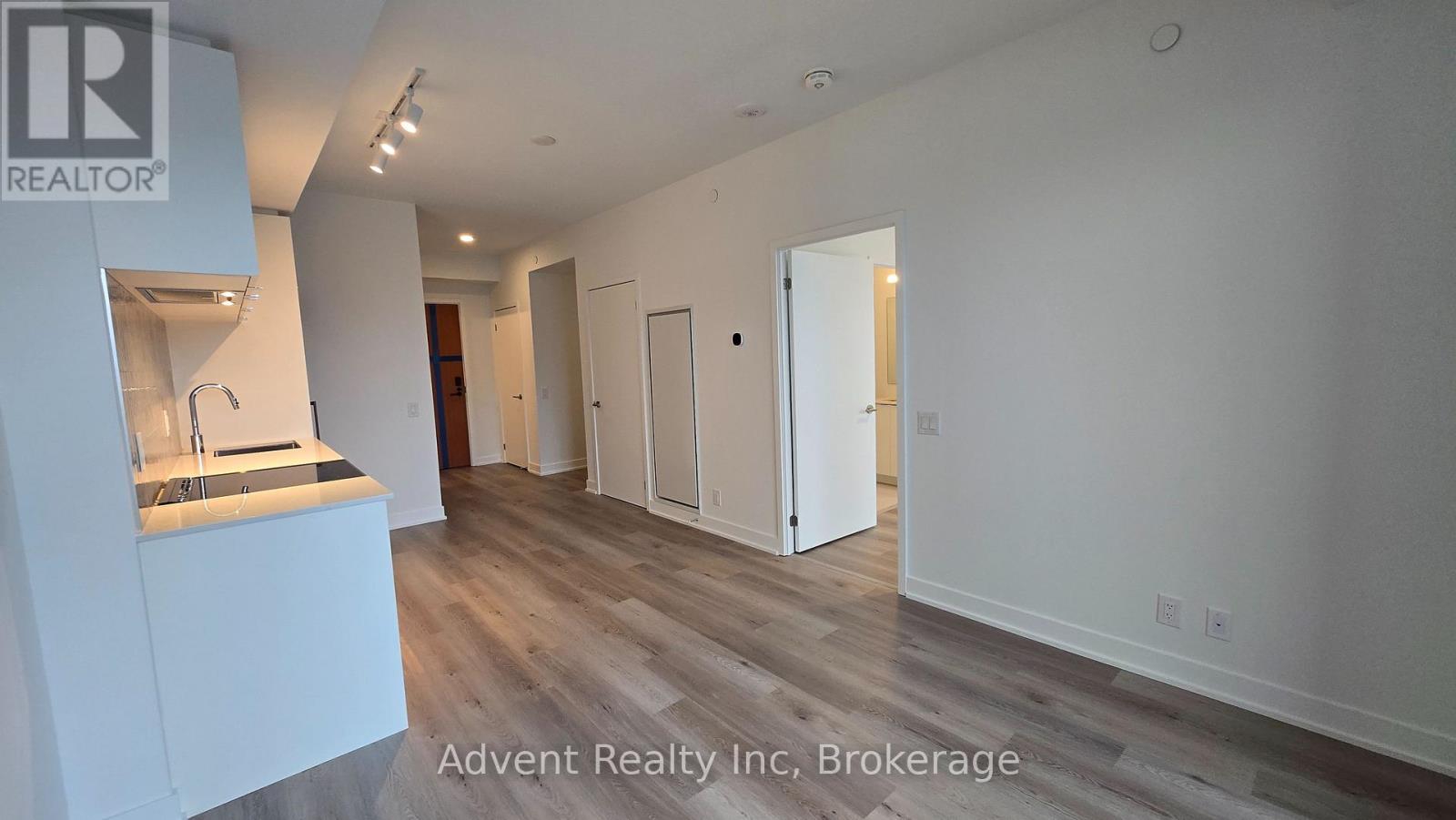 509 - 1660 Bloor Street W, Toronto (High Park North), Ontario  M6P 1A8 - Photo 3 - W12893632