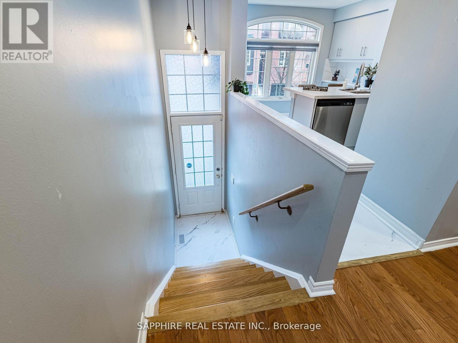 3255 Redpath Circle, Mississauga (Lisgar), Ontario  L5N 8R3 - Photo 5 - W12893638