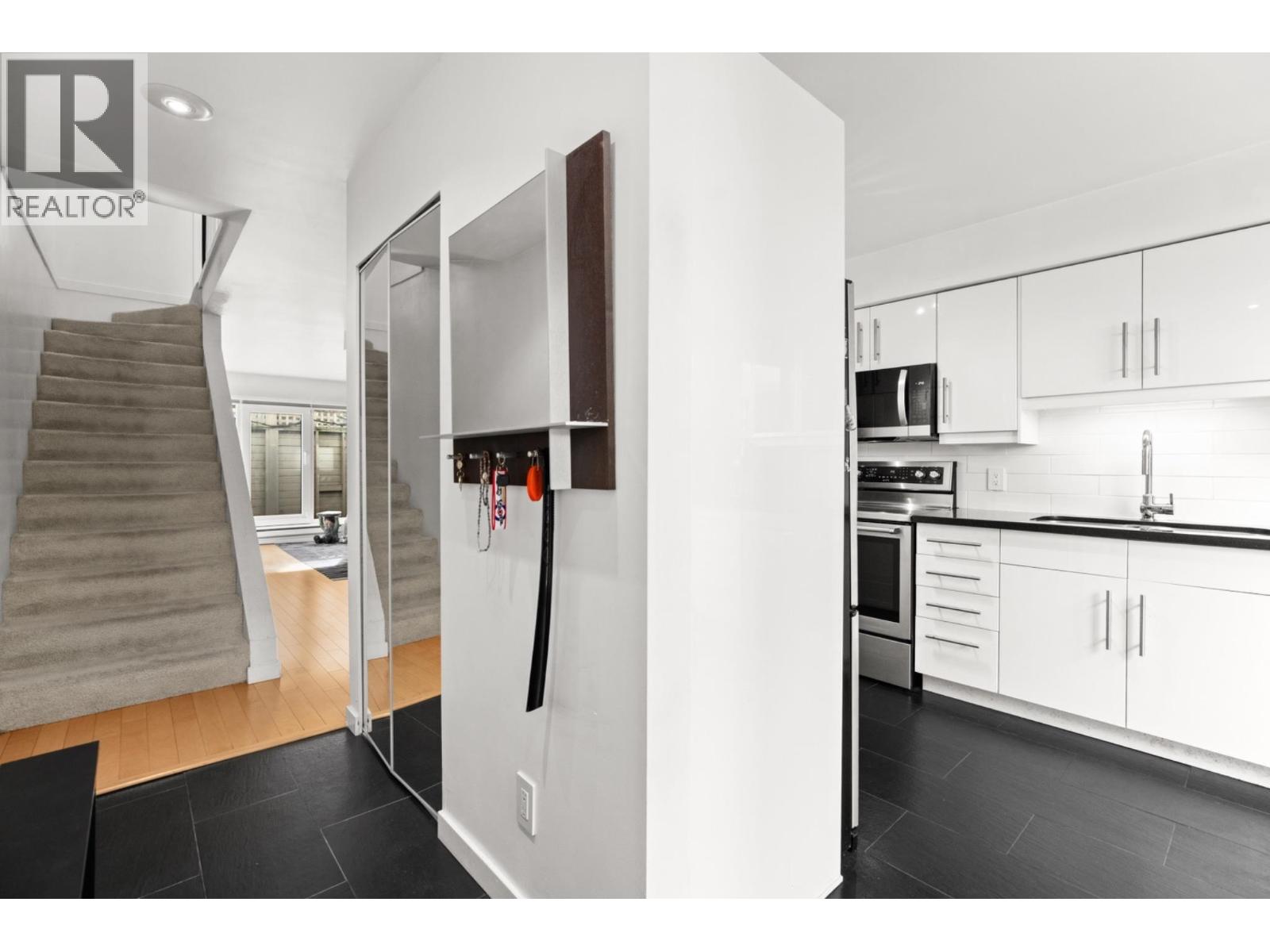 1286 W 7th Avenue, Vancouver, British Columbia  V6H 1B6 - Photo 2 - R3100293