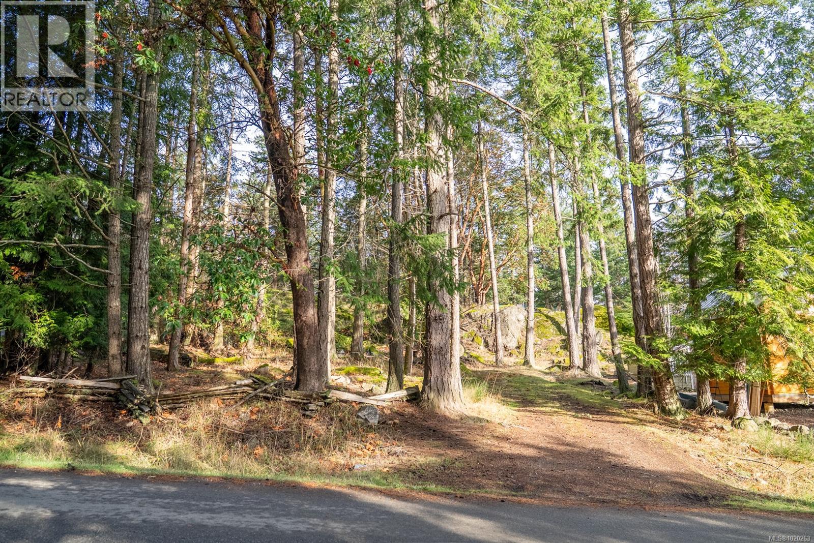 7904 Plumper Way, Pender Island, British Columbia  V0N 2M2 - Photo 11 - 1020263