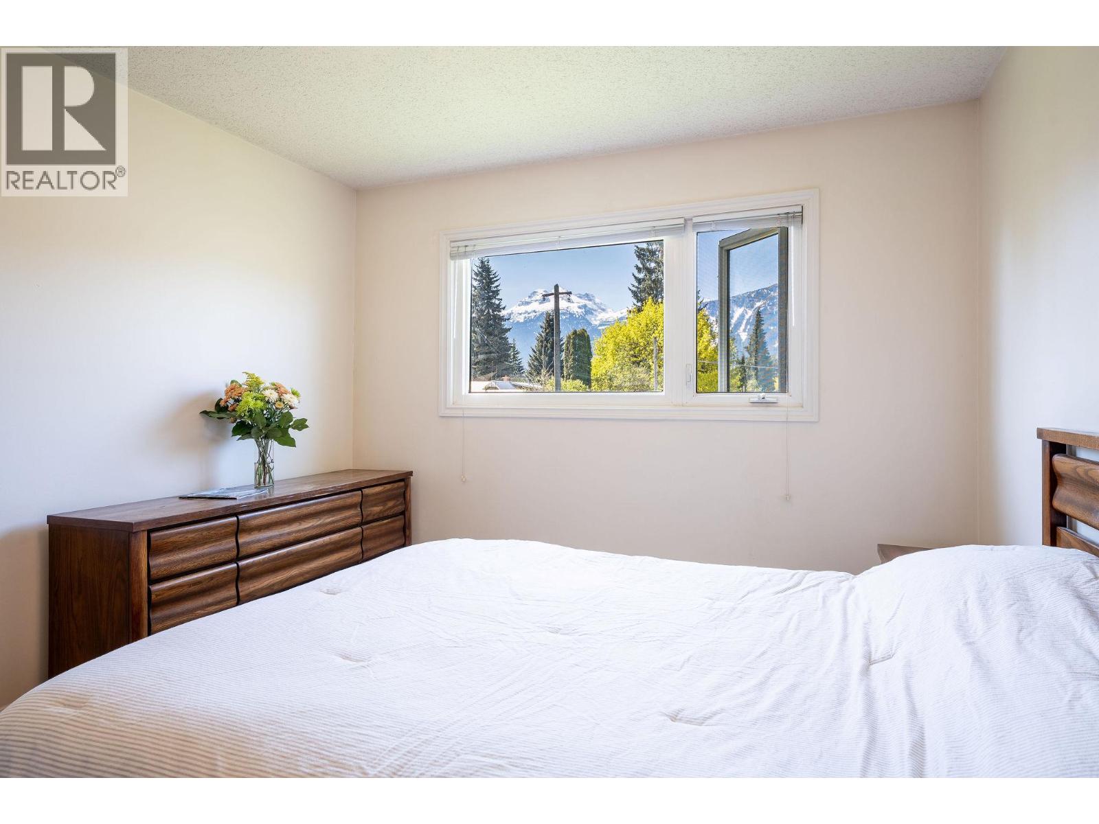 815 Fourth Street E, Revelstoke, British Columbia  V0E 2S0 - Photo 14 - 10365720