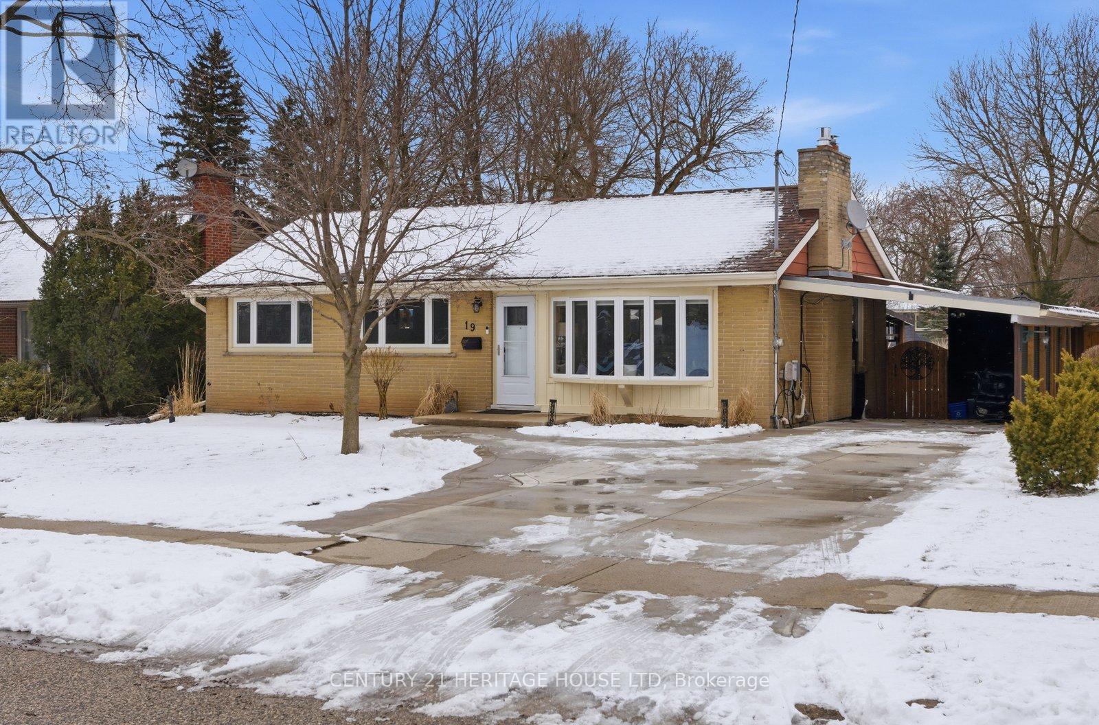 19 Hiram Road, Brant (Paris), Ontario  N3L 2P7 - Photo 2 - X12893566