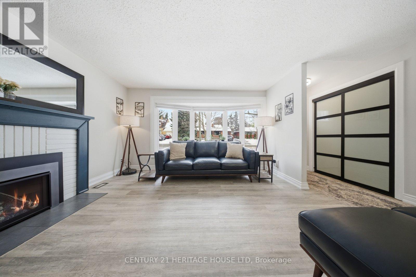 19 Hiram Road, Brant (Paris), Ontario  N3L 2P7 - Photo 6 - X12893566