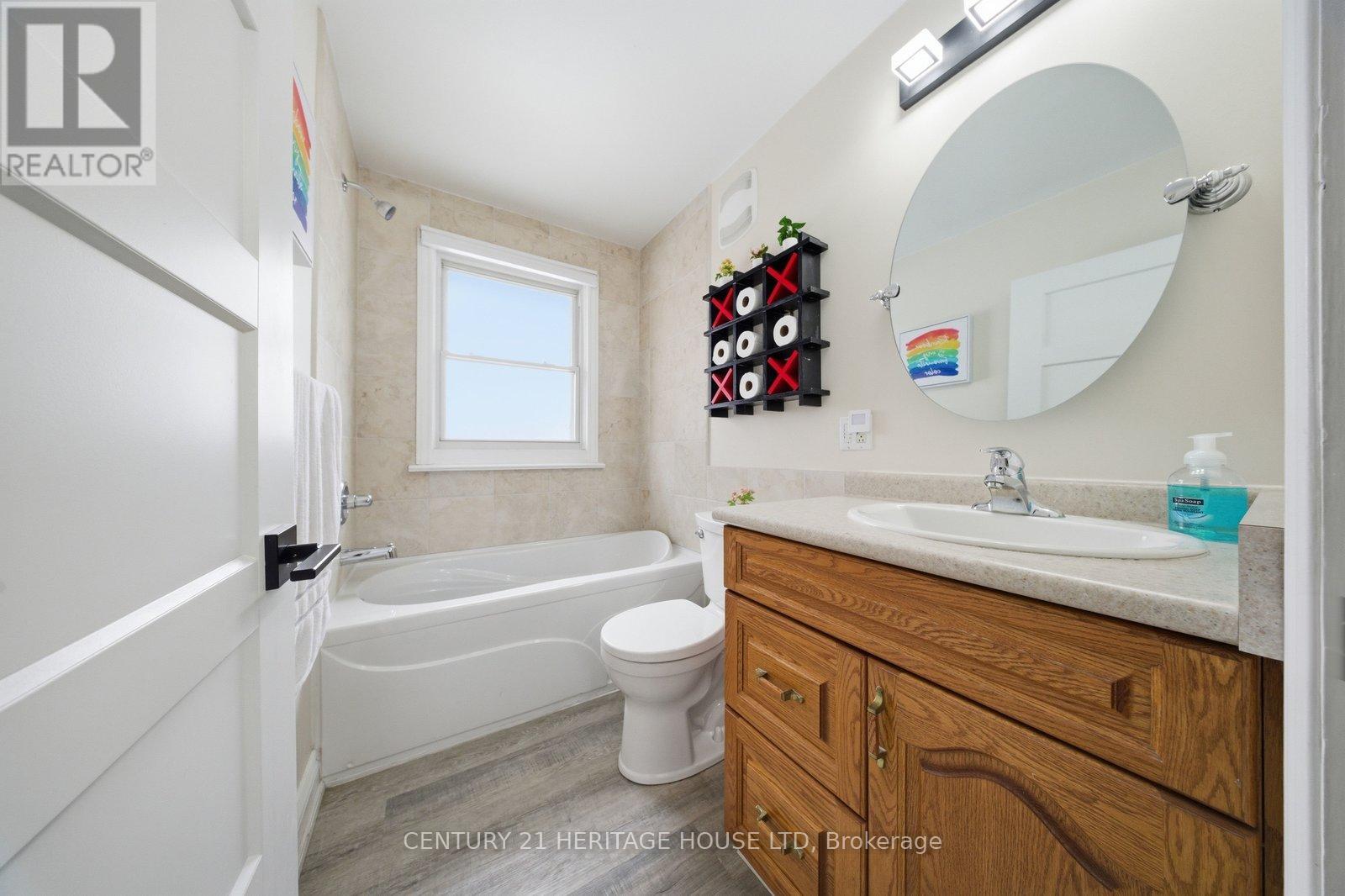 19 Hiram Road, Brant (Paris), Ontario  N3L 2P7 - Photo 8 - X12893566