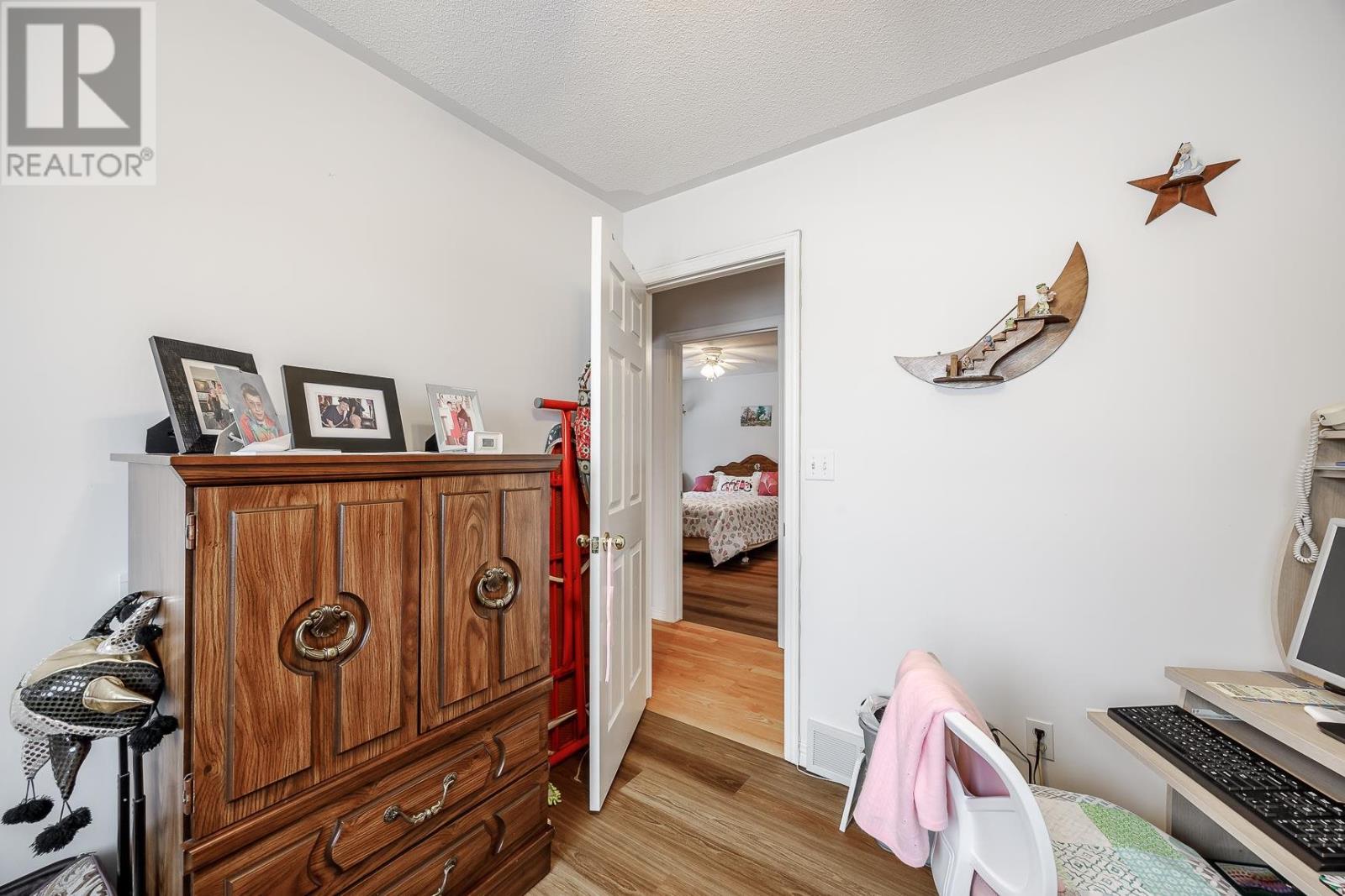 23 Queensgate Blvd, Sault Ste. Marie, Ontario  P6A 6Y6 - Photo 23 - SM260328