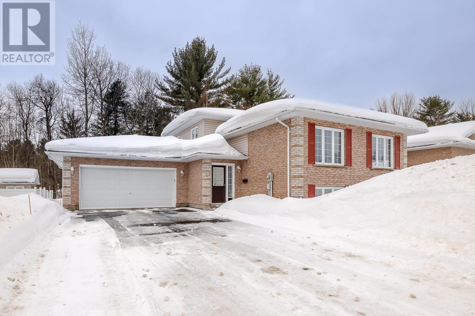 23 Queensgate BLVD, sault ste. marie, Ontario